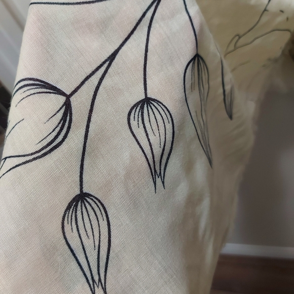 Beautiful scarf - Picture 3 of 4